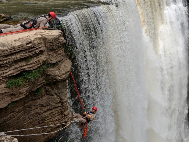 Jovem morre após cair em cachoeira de 60 metros de altura