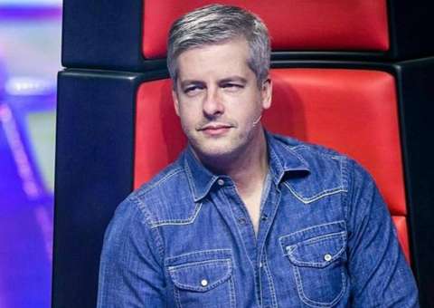 Após escândalo de suposta agressão, cantor Victor nega tudo