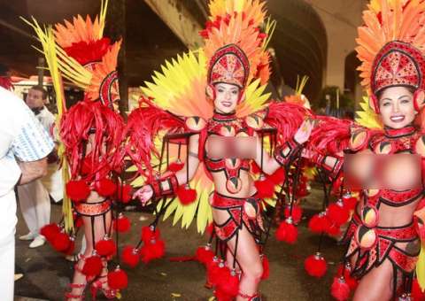 Ivete é homenageada pela 'Grande Rio' e carro abre-alas traz mulheres com seios de fora