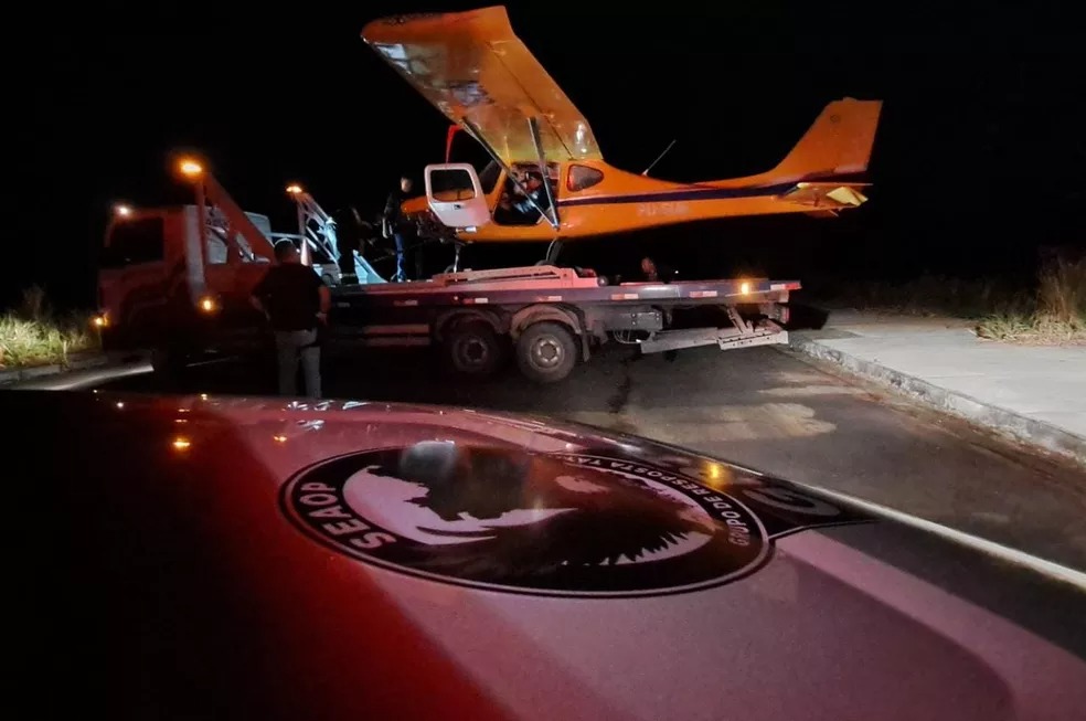 Avião é apreendido na Cidade Universitária, em Iranduba