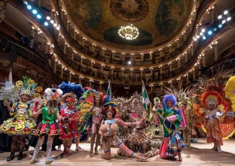Criatividade e talento marcaram o 14º Concurso de Fantasias e Máscaras no Teatro Amazonas