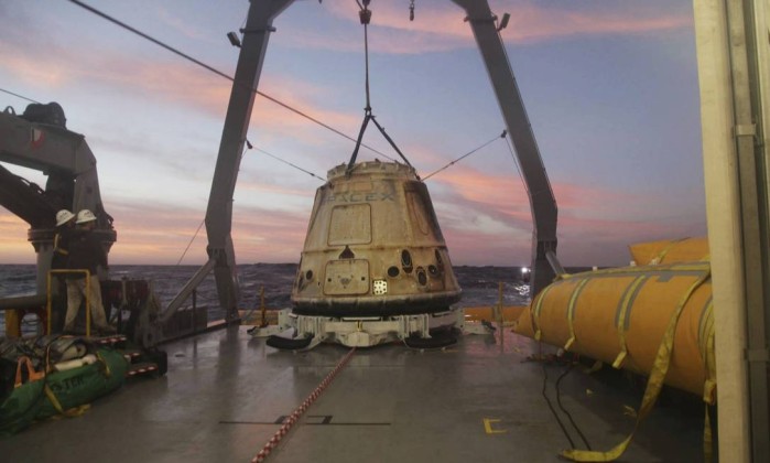  SpaceX vai levar dois turistas para viagem ao redor da Lua em 2018