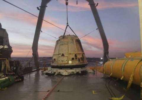  SpaceX vai levar dois turistas para viagem ao redor da Lua em 2018