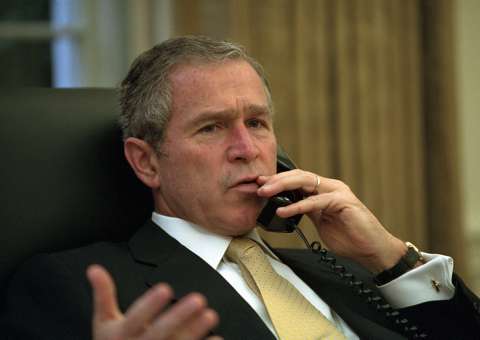  George W. Bush critica ataques de Trump à imprensa