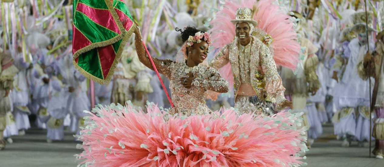 Mangueira ganha Estandarte de Ouro pelo segundo ano consecutivo 