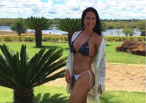 Graciele Lacerda ostenta corpão de biquíni nas redes sociais