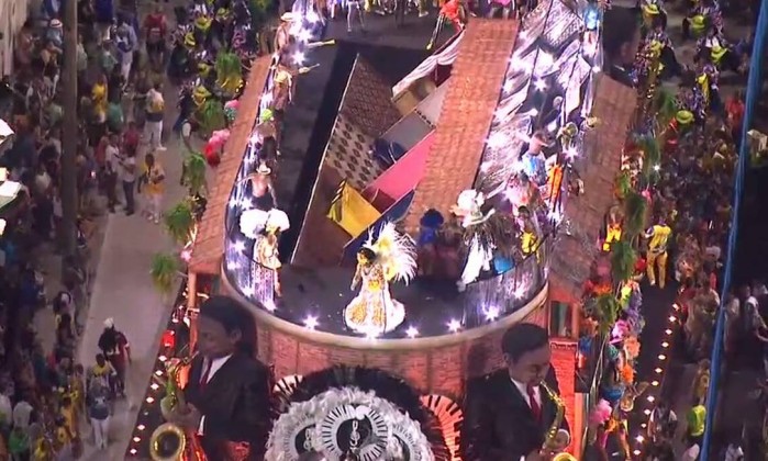 Duas vítimas de acidente com carro da Unidos da Tijuca permanecem em observação