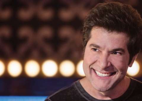 Cantor Daniel posta foto de homem sarado e agita internet