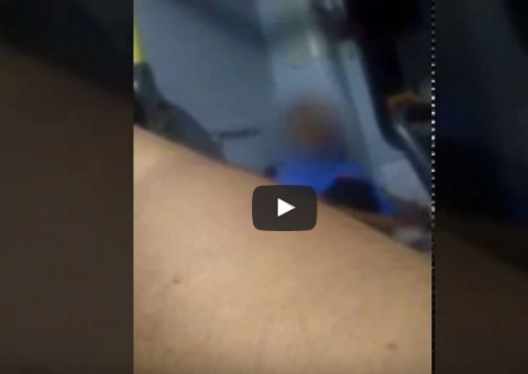 Homem é flagrado se masturbando dentro de ônibus em Manaus