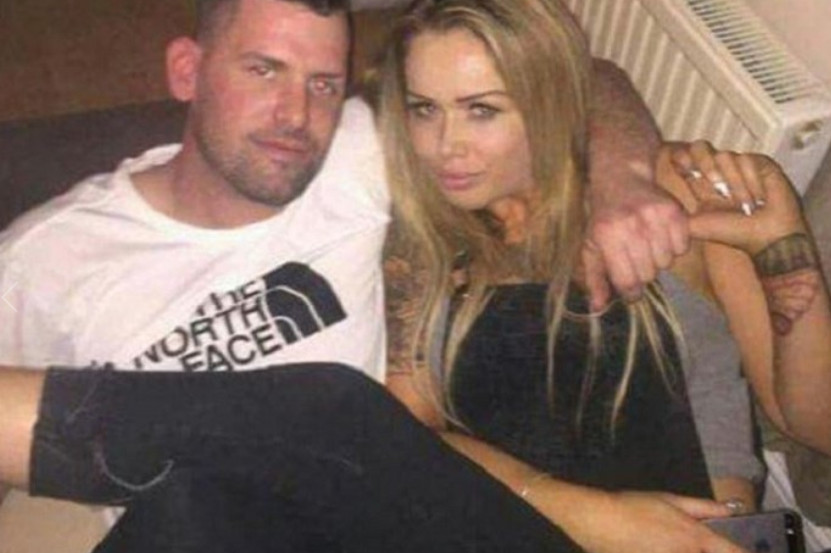 Vídeo: Casal é flagrado fazendo sexo enquanto espera pedido na pizzaria