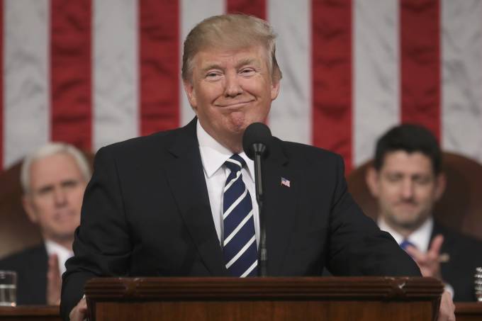  Trump adota tom conciliador em discurso no Congresso