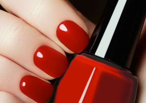 Suas unhas não crescem ou são quebradiças? Hábito comum é a causa 