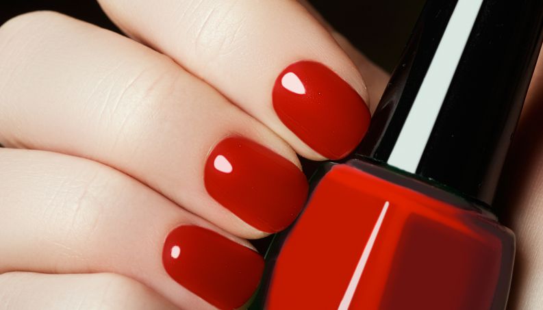 Suas unhas não crescem ou são quebradiças? Hábito comum é a causa 