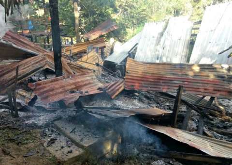 Em Manaus, homens roubam e incendeiam casa de idosos em comunidade rural