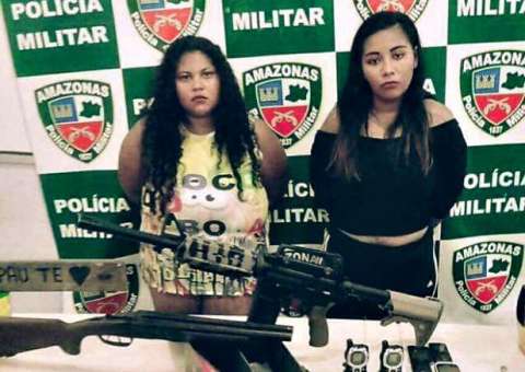 Polícia prende duas mulheres por roubo de motos e tráfico de drogas em Manaus