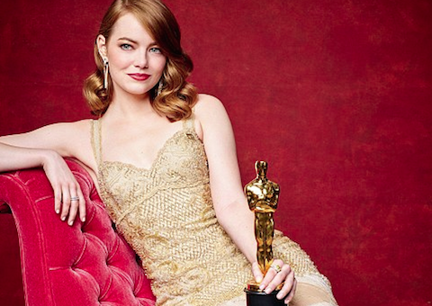 Foto de Emma Stone nos bastidores causou gafe histórica no Oscar, diz presidente da Academia