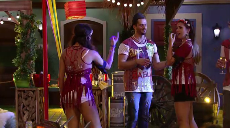 BBB17: Emilly dança com Marcos, reclama e brother chama Vivian 