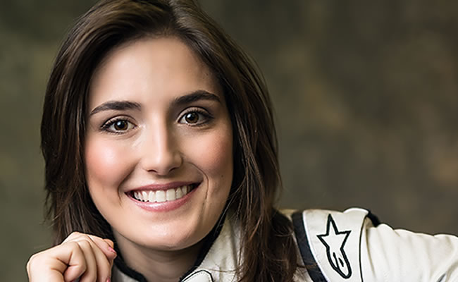 Colombiana Tatiana Calderon é a nova piloto da Fórmula 1