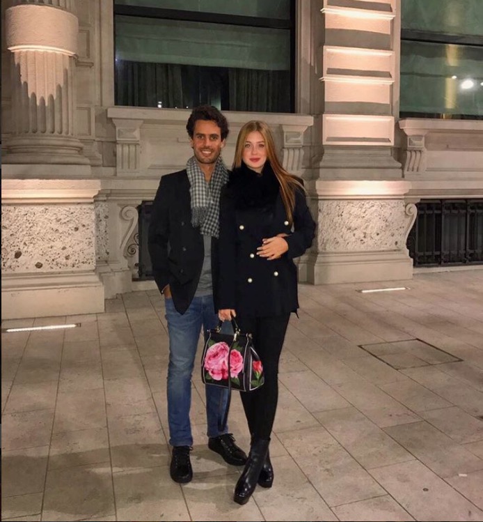 Marina Ruy Barbosa posa em clima de romance com noivo na Europa