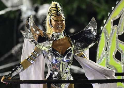 Xuxa diz que foi ignorada pela Globo na Sapucaí e revela situação constrangedora