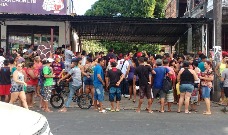 Com camisa do 'Compensão', homem é executado com 10 tiros em Manaus