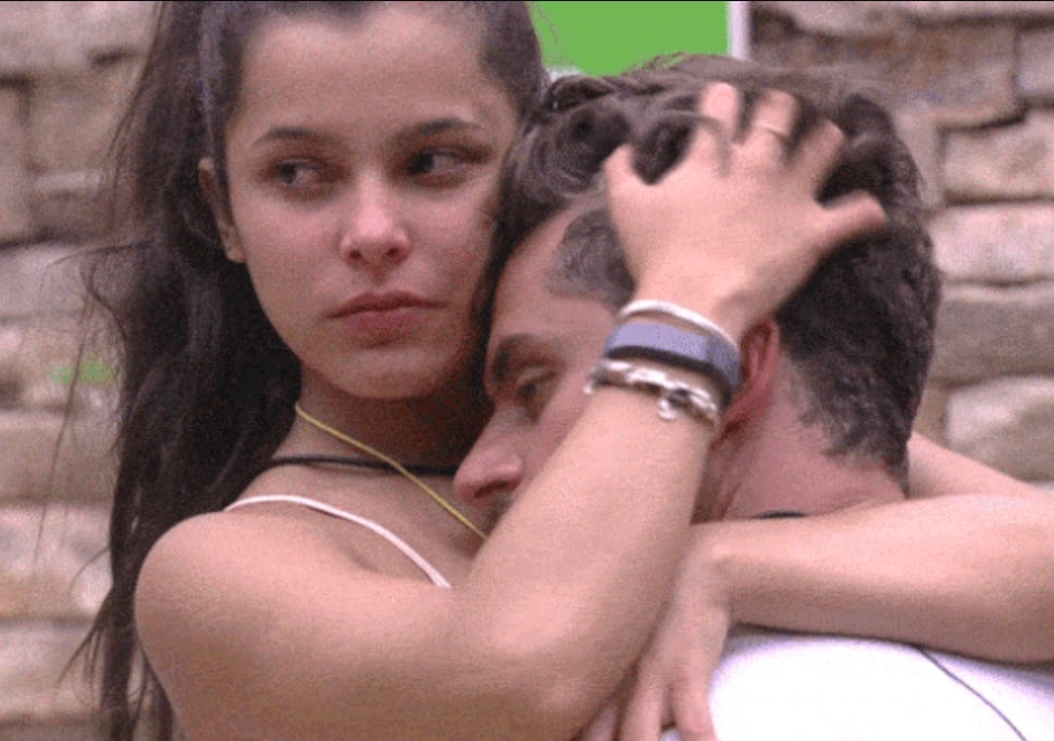    Pai de Emilly fala sobre cenas de sexo da filha no BBB