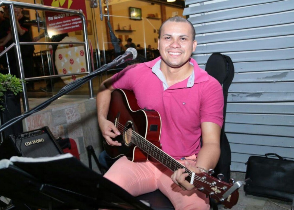 Elias Moreira e Jonathan Dantas comandam o Palco Vianorte neste fim de semana