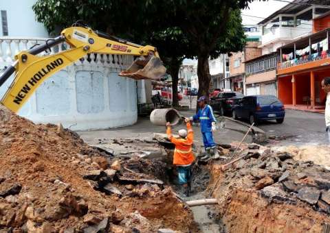 Prefeitura recupera rede de drenagem no bairro Educandos 