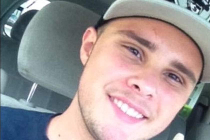 Sem querer jovem envia mensagem de texto para namorado revelando traição e viraliza na web  