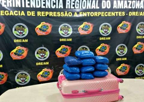 Jovem é presa ao tentar embarcar com 10kg de drogas em aeroporto de Manaus