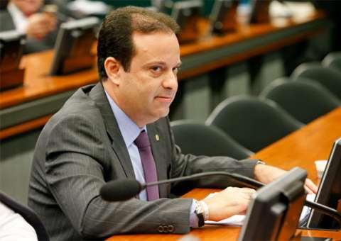 Temer convoca aliado de Cunha para representar governo no Congresso