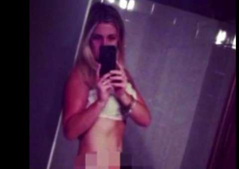 Professora é presa após enviar nudes para aluno 