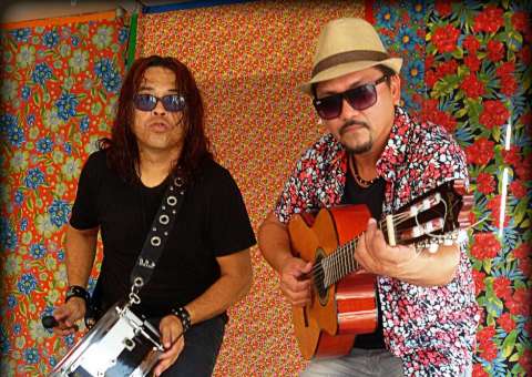 Os Psikeiros levam irreverência e música nordestina ao Axerito