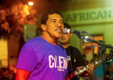 Cileno apresenta o show 'Minhas Versões' no palco do Fish Maria neste fim de semana