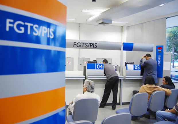 Procon pede que Caixa não bloqueie saque de FGTS inativo para pessoas em débito no AM
