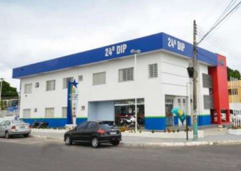 Vendedor leva tiro 'de graça' durante perseguição policial em Manaus