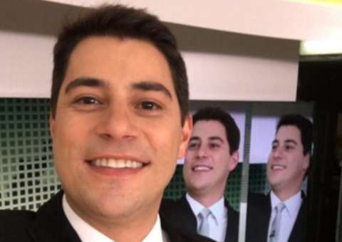 Evaristo Costa recebe pedido de fã e surpreende a internet: 'passa aqui pra vir buscar'