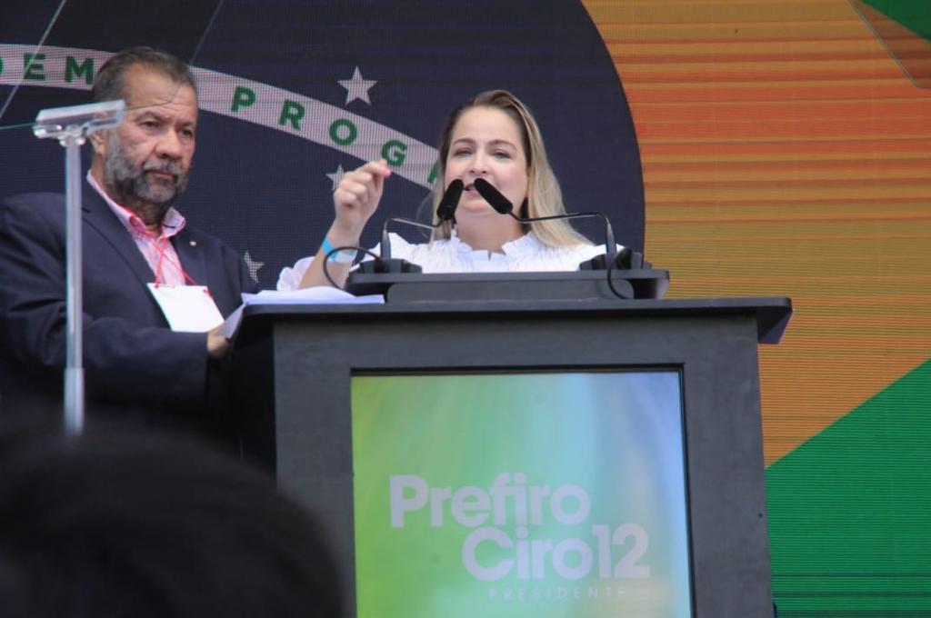 Carol Braz chega fortalecida de Brasília e marca data de convenção; confira
