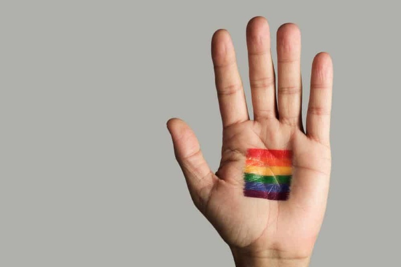 Chefes são condenados por discriminação homofóbica a trabalhador