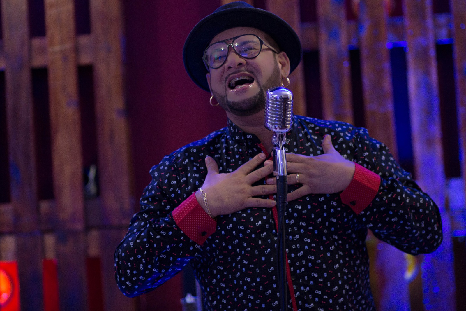 James Rios interpreta Djavan e Roupa Nova neste sábado