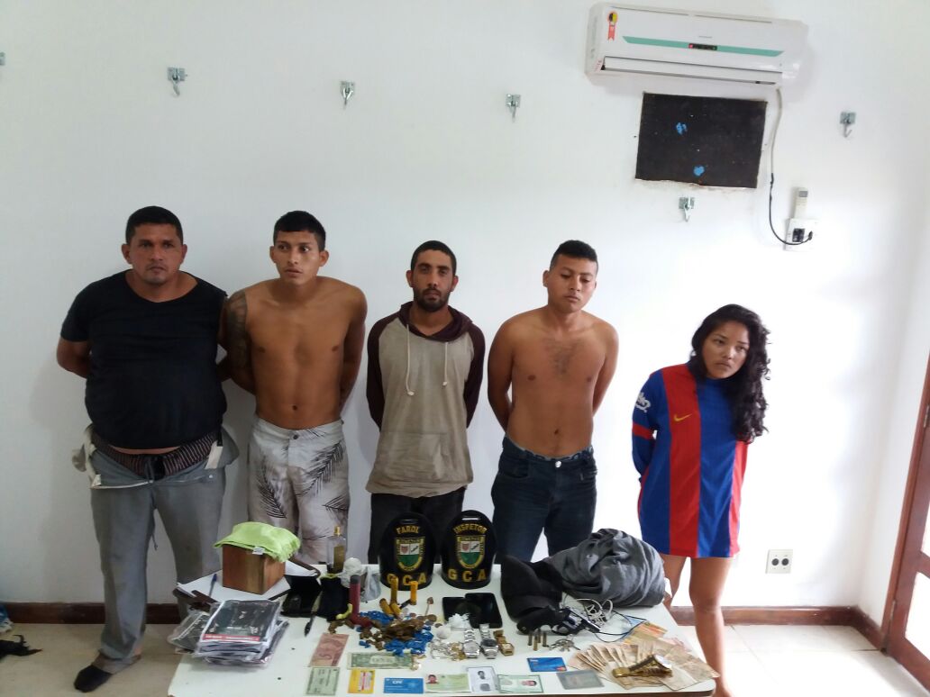 Grupo rende dono e leva R$ 17mil de loja no Amazonas