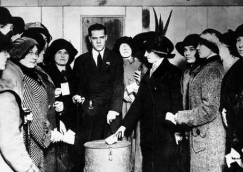 Tribuna Popular da CMM vai debater os 85 anos do voto feminino no Brasil  