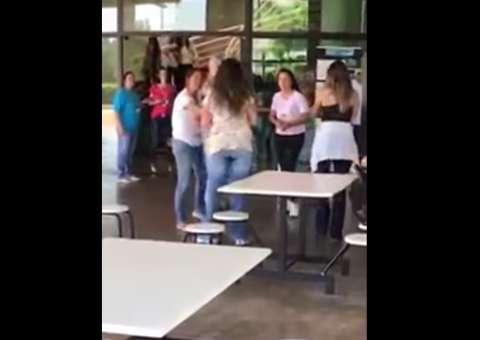Mãe participa de briga de alunas em universidade de Sorocaba; veja