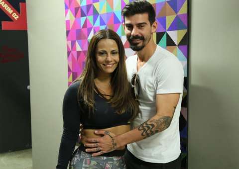 Noivo de Viviane Araújo conta que sofreu preconceito ao anunciar namoro com a atriz