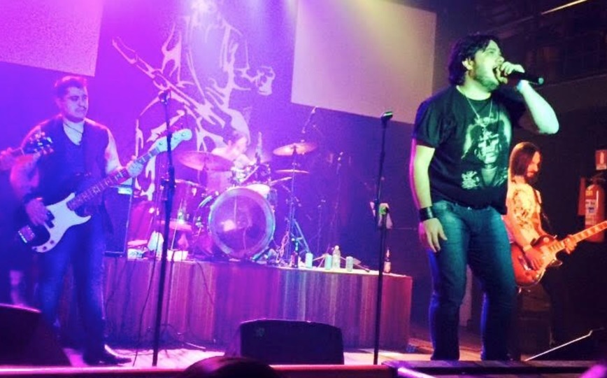 Quarteto Máfia e Black Trio comandam o Unplugged Porão 