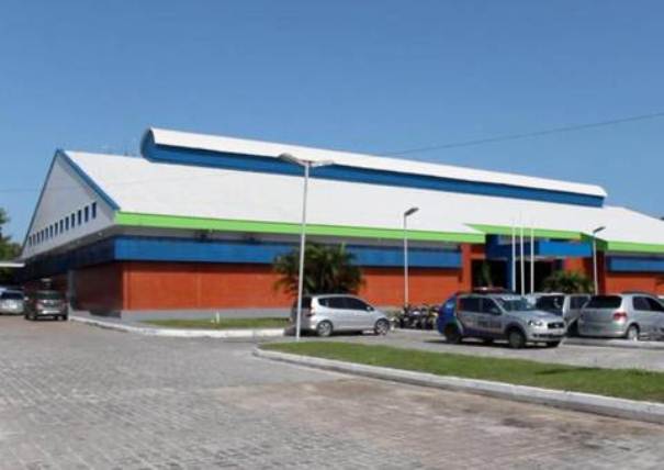 Homem é alvejado e corpo é jogado dentro de igarapé em Manaus