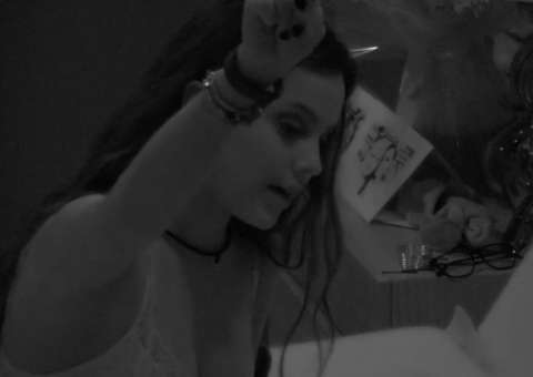 BBB17: Marcos detona Vivian para Emilly antes levar gaúcha para cama 