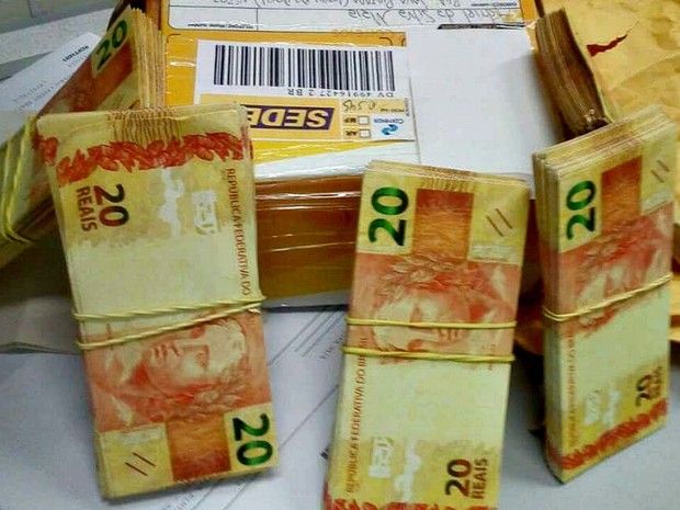 Em Manaus, homem é preso após receber encomenda com dinheiro falso