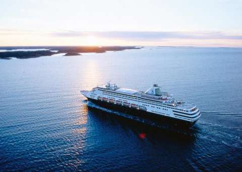 Navio Veendam chega em Manaus nesta sexta-feira