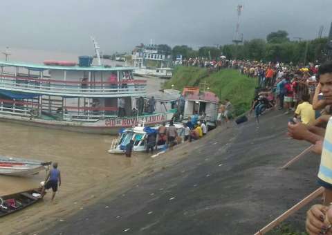 Lancha com 25 pessoas naufraga e vários estão desaparecidos em rio no Amazonas